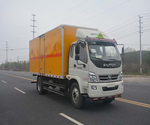 福田奧鈴6.2米易燃液體廂式運(yùn)輸車(chē)