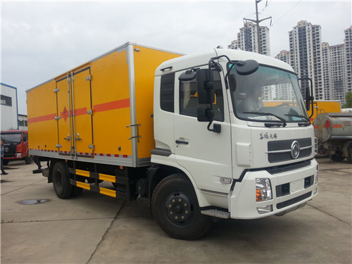 東風(fēng)天錦10噸炸藥運(yùn)輸車