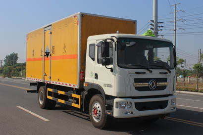 東風多利卡10噸腐蝕性物品廂式運輸車