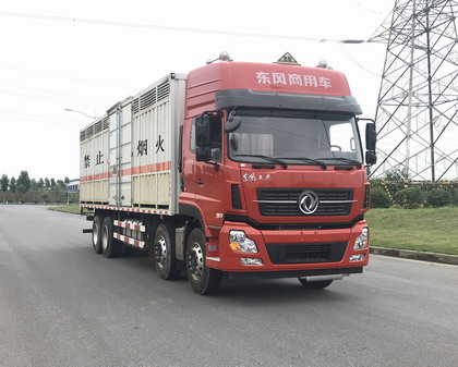 東風天龍前四后八雜項危險物品廂式運輸車