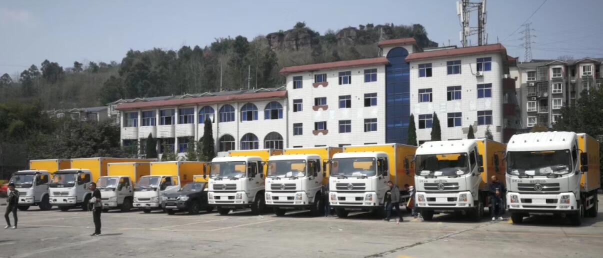 陜西危險品運輸公司購買10臺10噸東風天錦炸藥運輸車